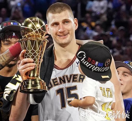 约基奇第11次90%+真实命中率砍下30+，超越杜兰特升至第三